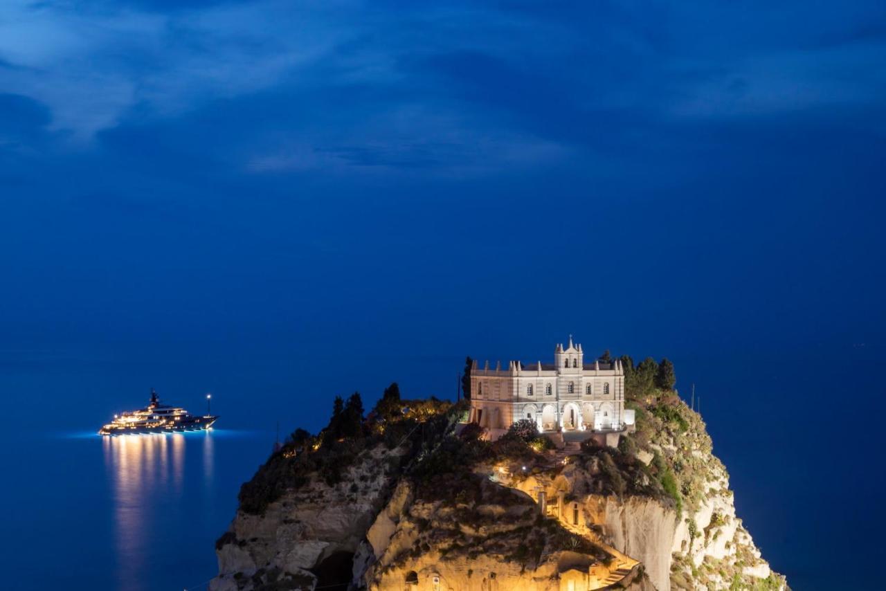 Solmaris Tropea Rooms & Suites Esterno foto