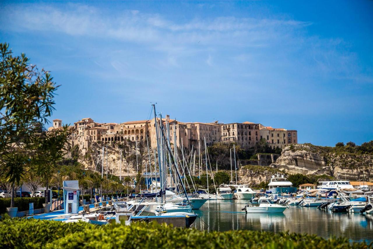 Solmaris Tropea Rooms & Suites Esterno foto
